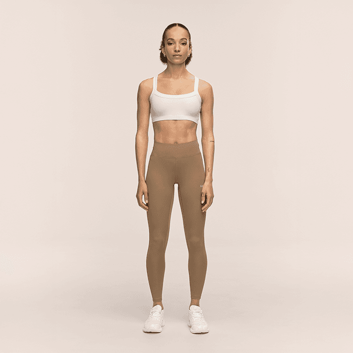 Essential Tights Khaki – från Casall Sportswear – 899 kr – hos Bodystore