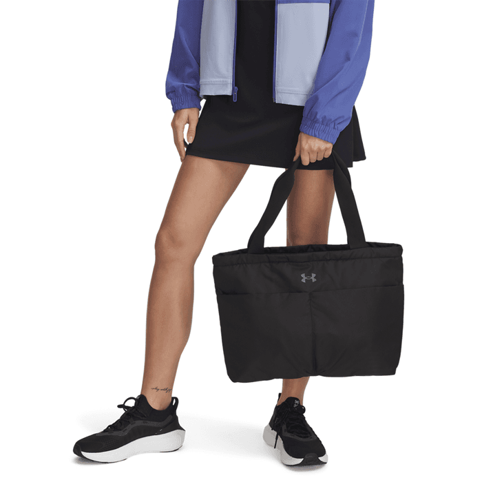 Studio Lite Toteväska Svart – från Under Armour – 379 kr – hos Bodystore