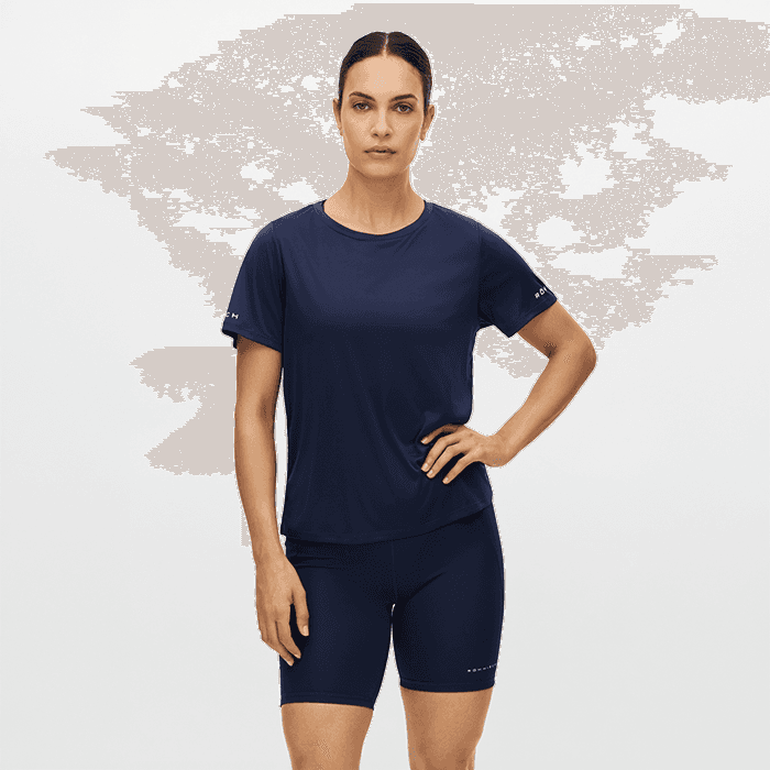 Team Logo T‑shirt Indigo – från Röhnisch – 299 kr – hos Bodystore