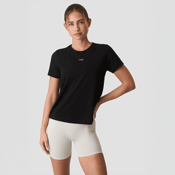 Define Loose T-shirt Svart – från ICANIWILL – 399 kr – hos Bodystore