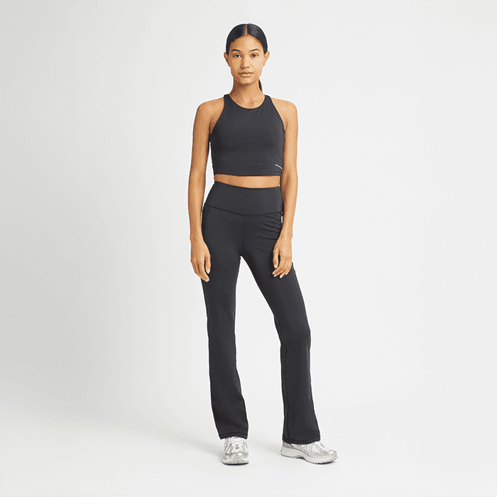 Flattering High Waist Pants Svarta – från Röhnisch – 559 kr – hos Bodystore