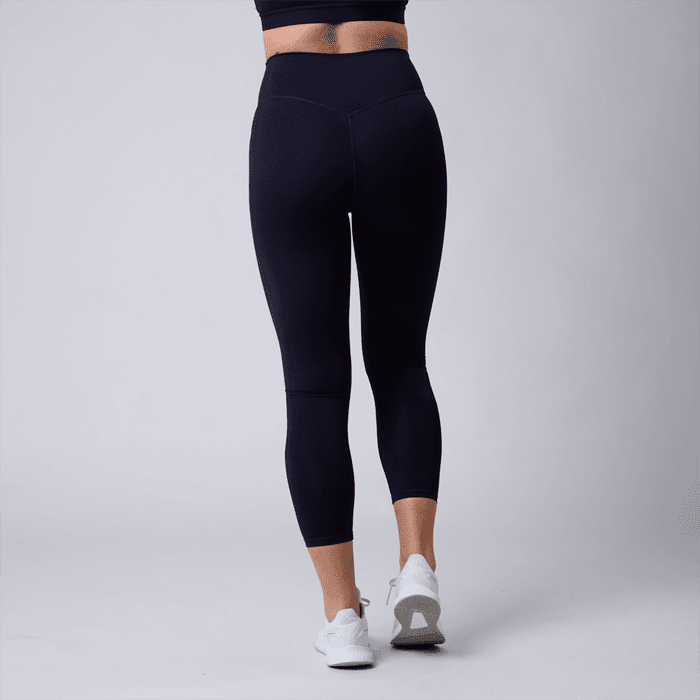 Fuse V-shape 7/8 tights Svart – från CLN ATHLETICS – 699 kr – hos Bodystore