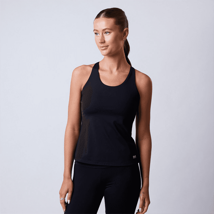 Fuse Singlet 2 in 1 Top Svart – från CLN ATHLETICS – 599 kr – hos Bodystore
