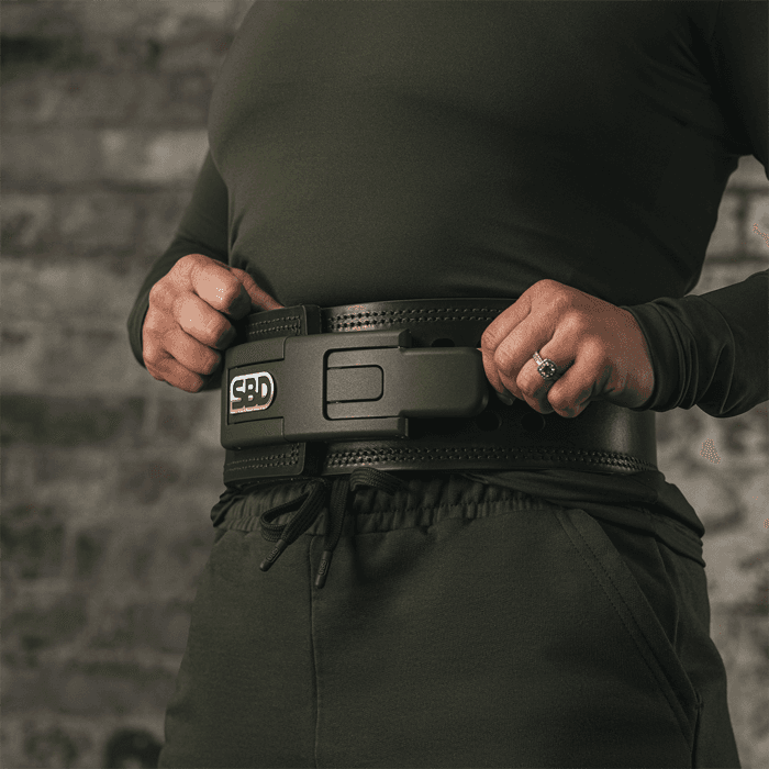 Resolve Powerliftingbälte 10 mm – från SBD Apparel – 2999 kr – hos Bodystore