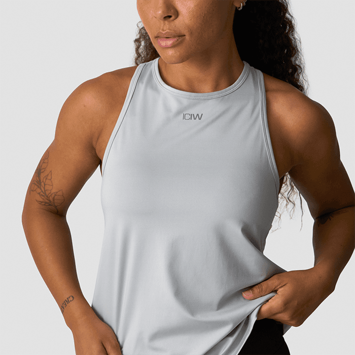 High Neck Tank Top, Light Grey – från ICANIWILL – 299 kr – hos Bodystore