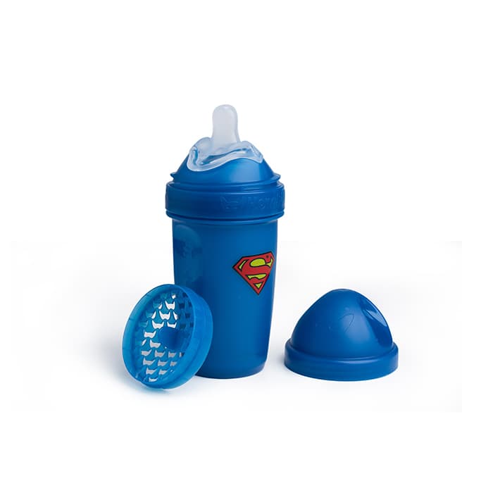 Nappflaska 240 ml Superman – från Herobility – 129 kr – hos Bodystore