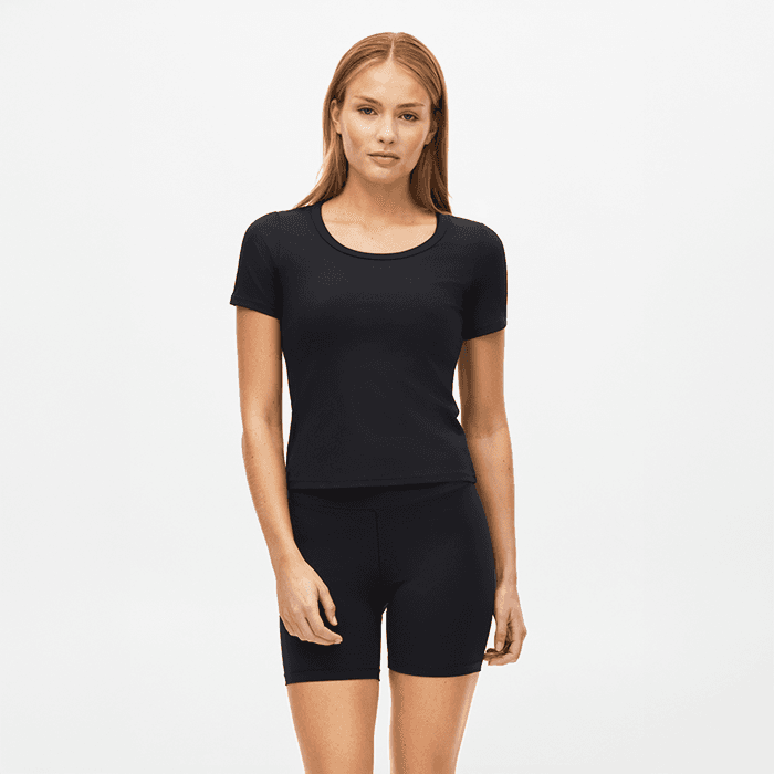 Rib Träningstshirt Svart – från Röhnisch – 499 kr – hos Bodystore